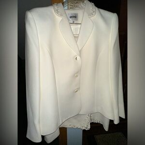 Women’s off white wedding suit size 16